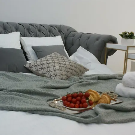 アパート Lovely Apartment- Poznanska 16 *
